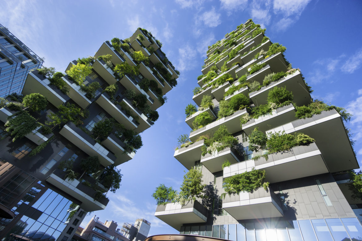 How do Green Walls contribute to Sustainable Architecture?