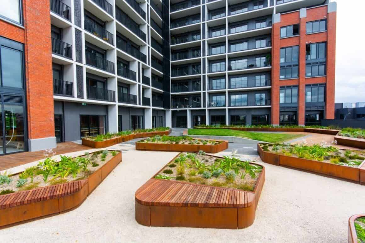 59 France Apartments Planter Boxes