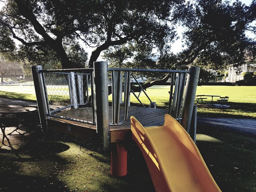 Playground equipment with safety netting