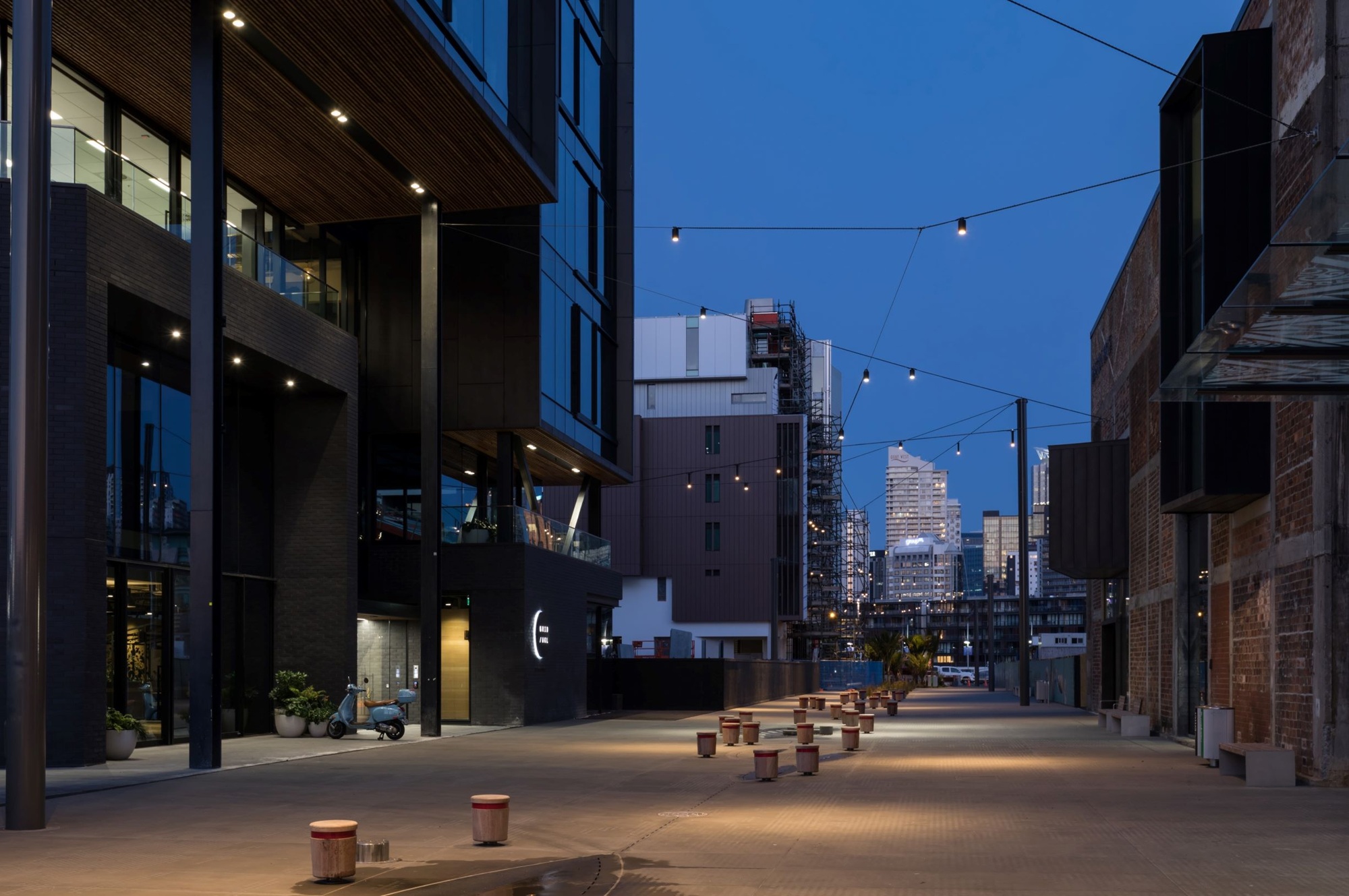 Tiramarama Way Catenary Lighting © Mark Scowen Photography 2A4A9724-43 sm